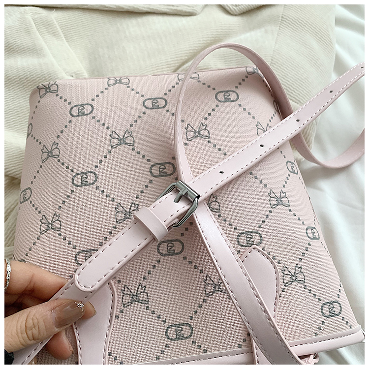 Women's Medium Pu Leather Solid Color Argyle Bow Knot Classic Style Zipper Crossbody Bag display picture 5