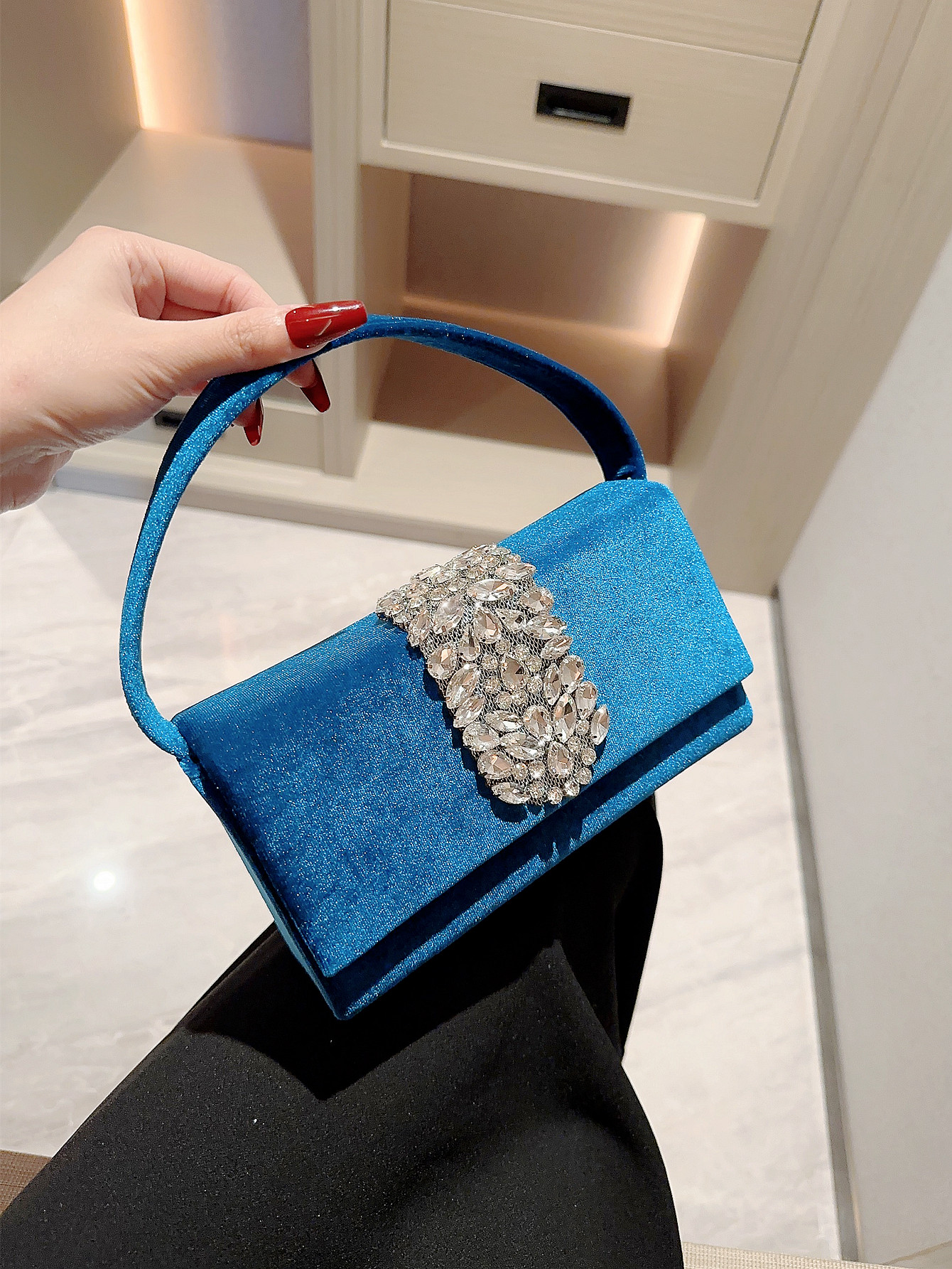 Women's Suede Color Block Elegant Classic Style Square Buckle Handbag Evening Bag display picture 7