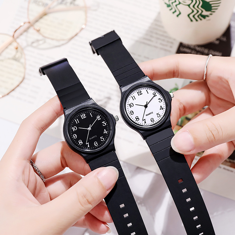 Simple Style Solid Color Buckle Quartz Women's Watches display picture 3