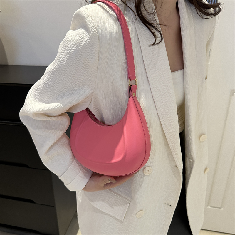 Women's Pu Leather Solid Color Elegant Zipper Shoulder Bag display picture 7