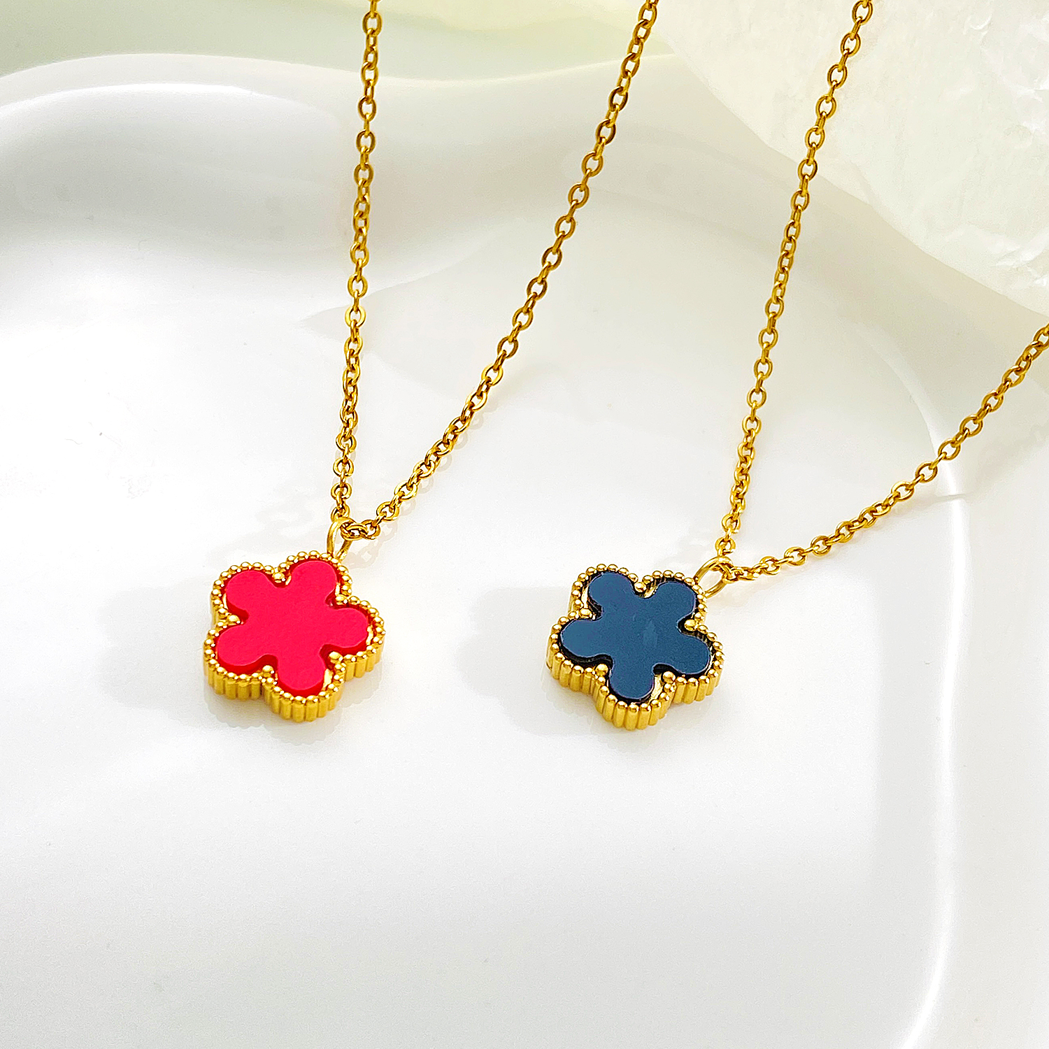 Titanium Steel Simple Style Classic Style Flower Pendant Necklace display picture 2
