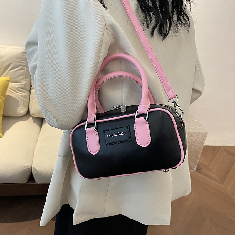 Women's Pu Leather Color Block Streetwear Sewing Thread Zipper Crossbody Bag display picture 1