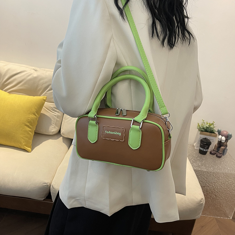 Women's Pu Leather Color Block Streetwear Sewing Thread Zipper Crossbody Bag display picture 18