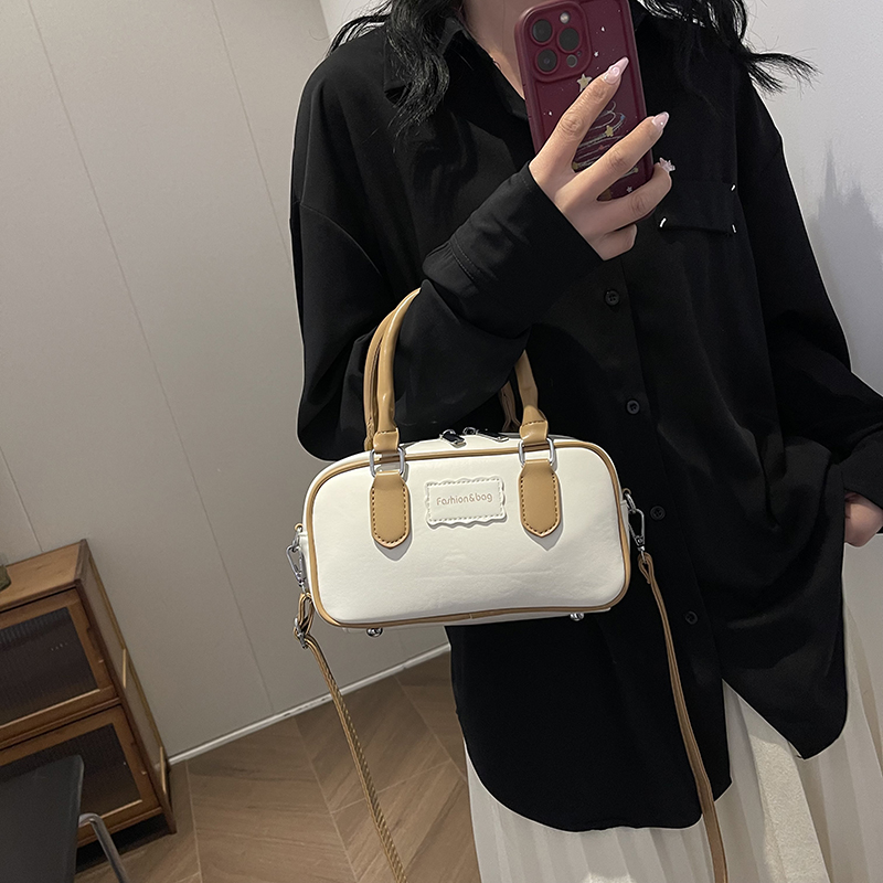 Women's Pu Leather Color Block Streetwear Sewing Thread Zipper Crossbody Bag display picture 4