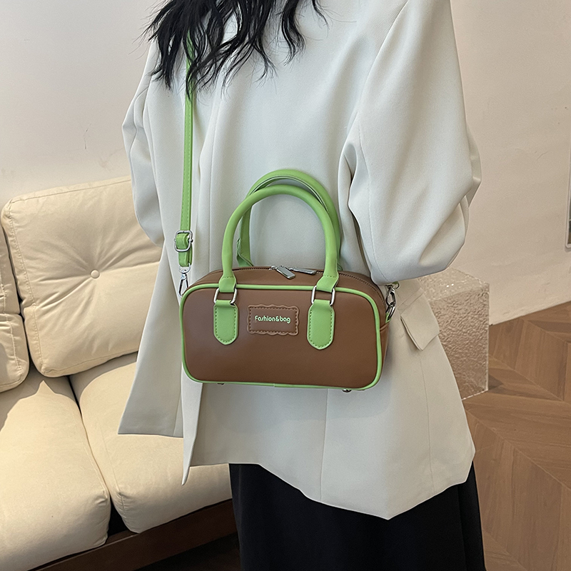 Women's Pu Leather Color Block Streetwear Sewing Thread Zipper Crossbody Bag display picture 10