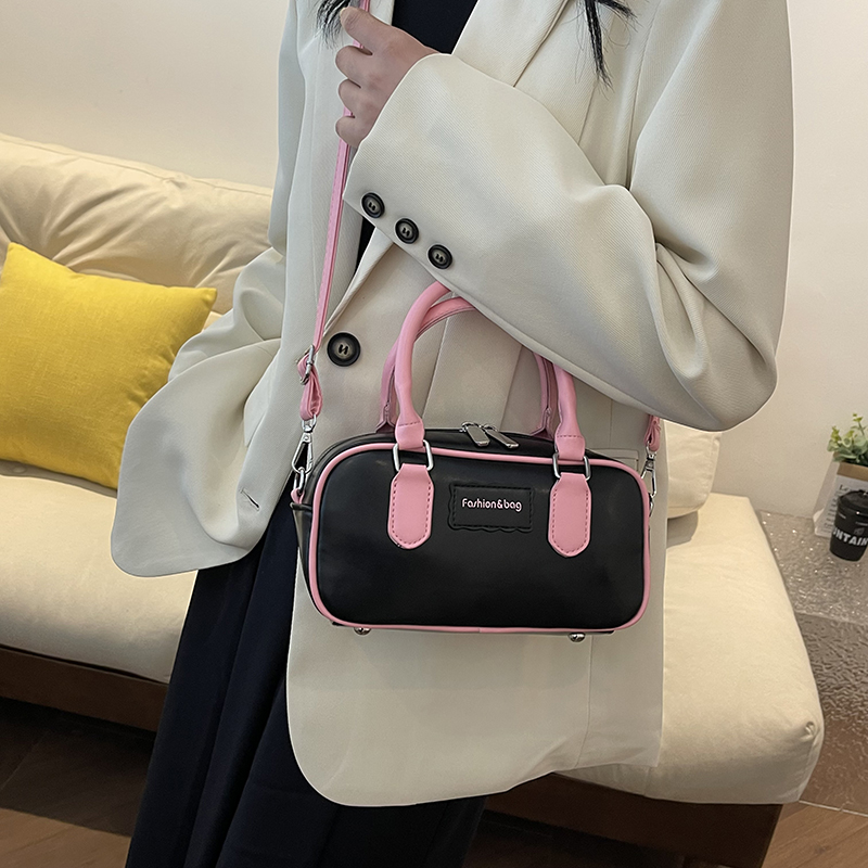 Women's Pu Leather Color Block Streetwear Sewing Thread Zipper Crossbody Bag display picture 15