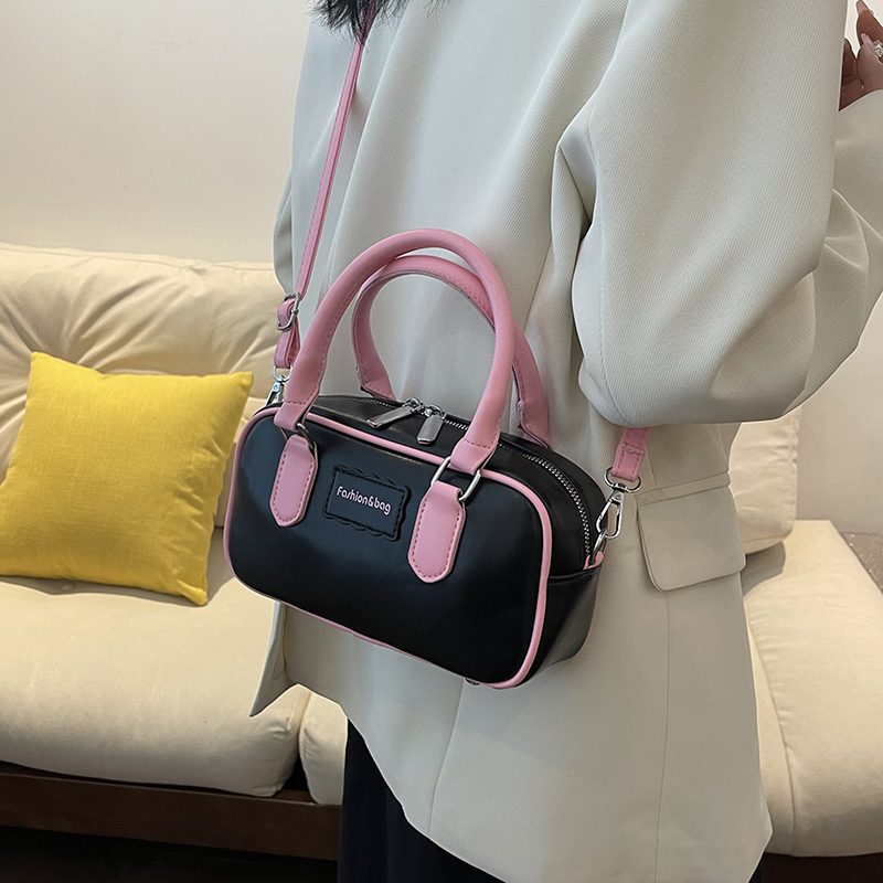 Women's Pu Leather Color Block Streetwear Sewing Thread Zipper Crossbody Bag display picture 12