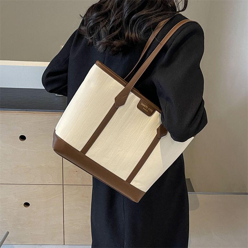 Femmes Faux Cuir Bloc De Couleur Style Classique Fermeture Éclair Sac À Main display picture 1