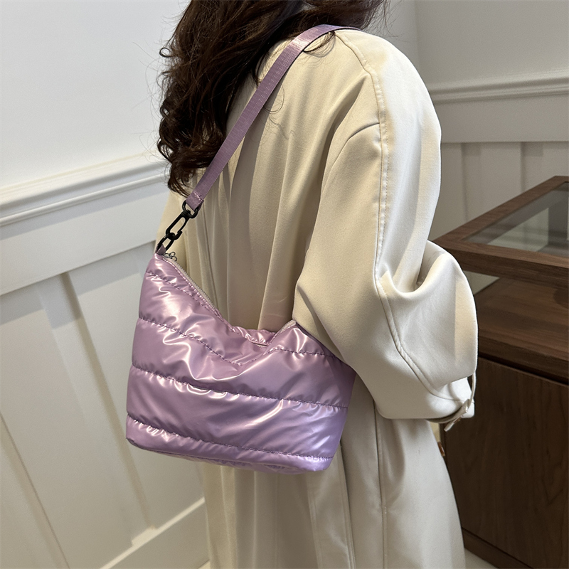 Women's Cloth Solid Color Streetwear Zipper Shoulder Bag display picture 7