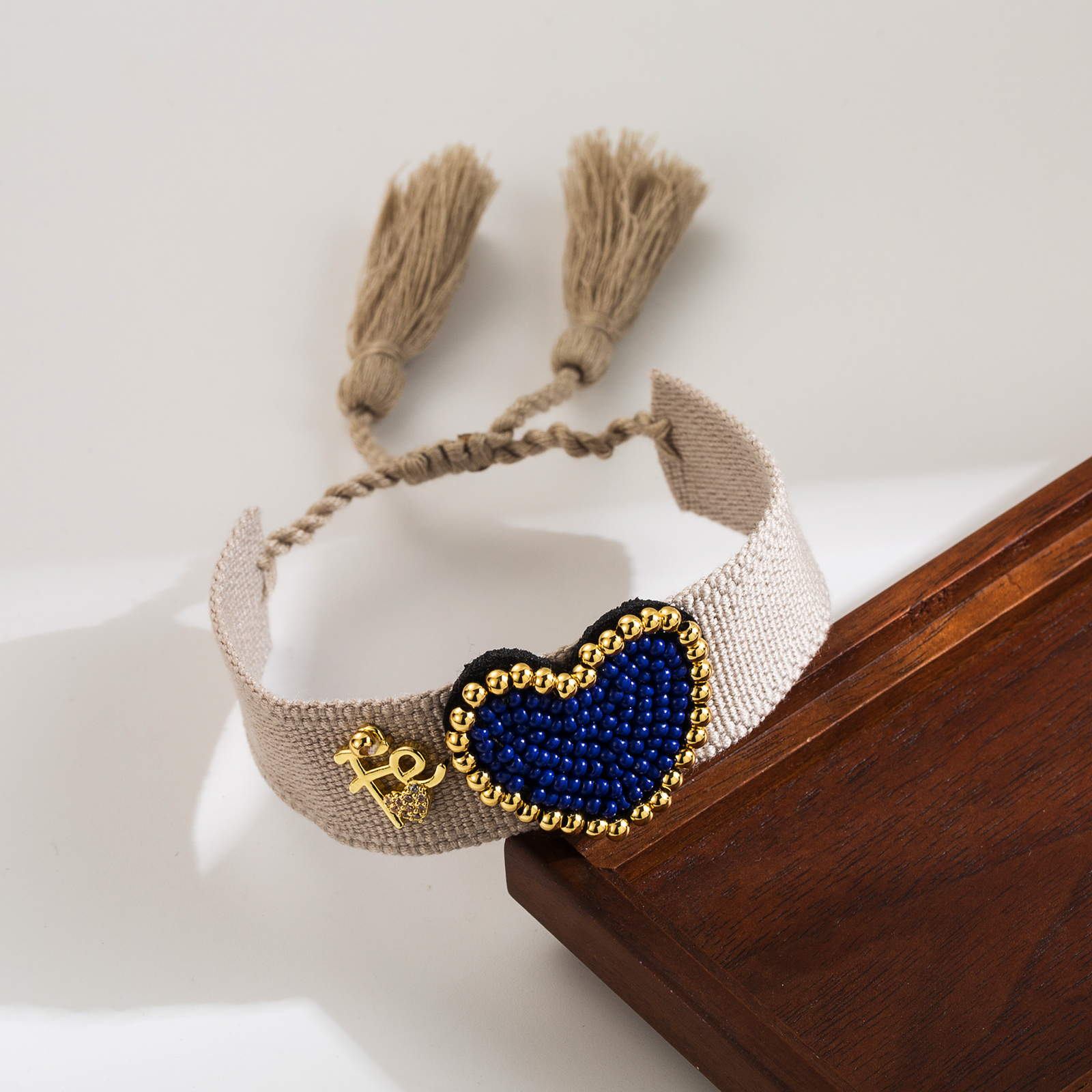 Einfacher Stil Herzform Tuch Glas Kupfer Perlen Stricken Valentinstag Frau Armband display picture 6