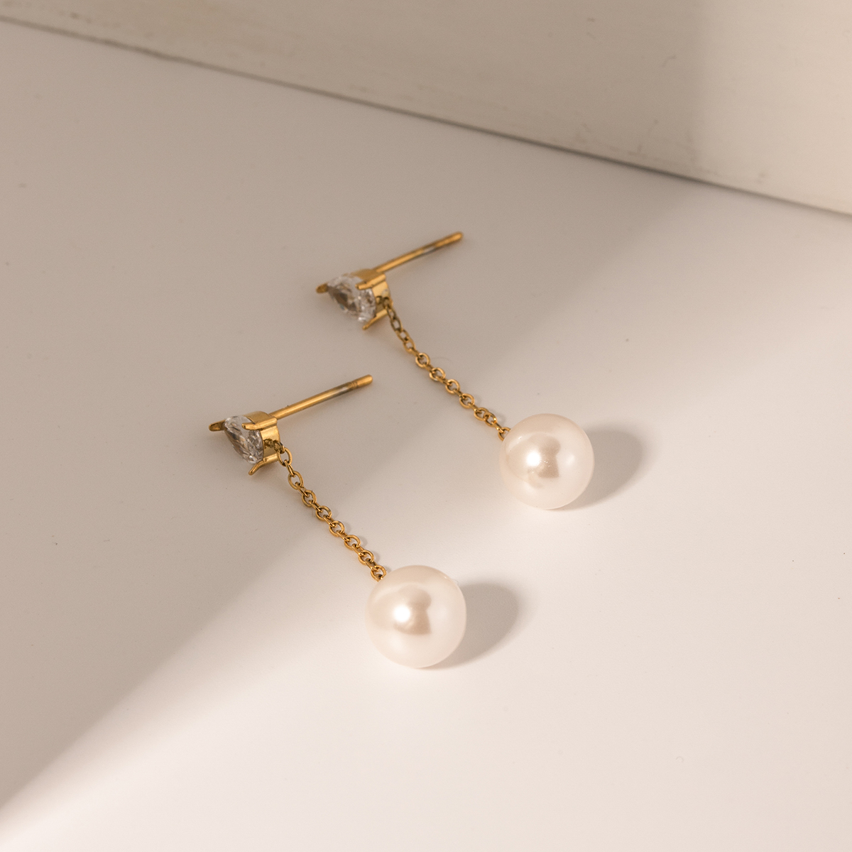 1 Pair IG Style Simple Style Round Chain Inlay 304 Stainless Steel Pearl Drop Earrings display picture 3